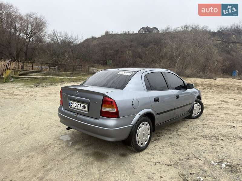 Седан Opel Astra 2008 в Богуславе