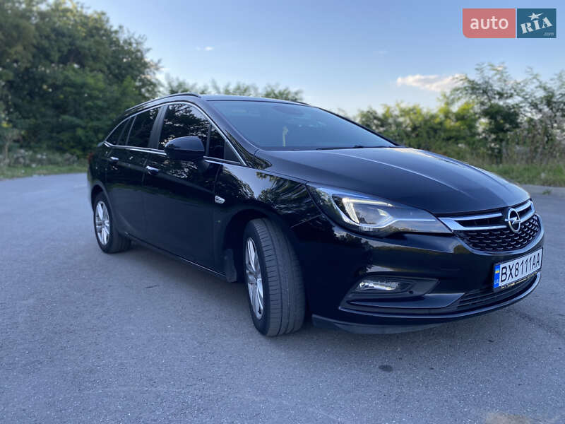 Універсал Opel Astra 2017 в Дунаївцях