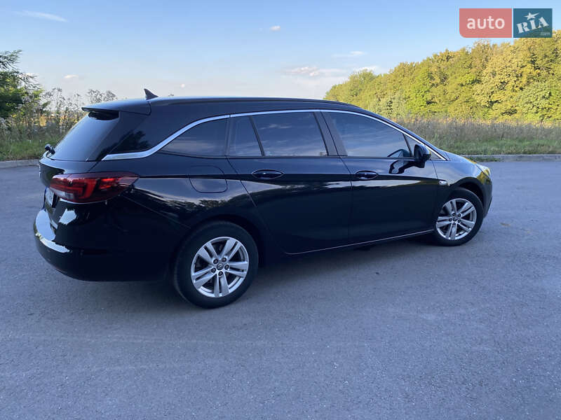 Універсал Opel Astra 2017 в Дунаївцях