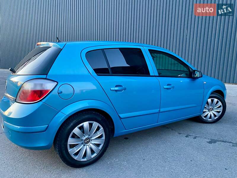 Хэтчбек Opel Astra 2004 в Харькове
