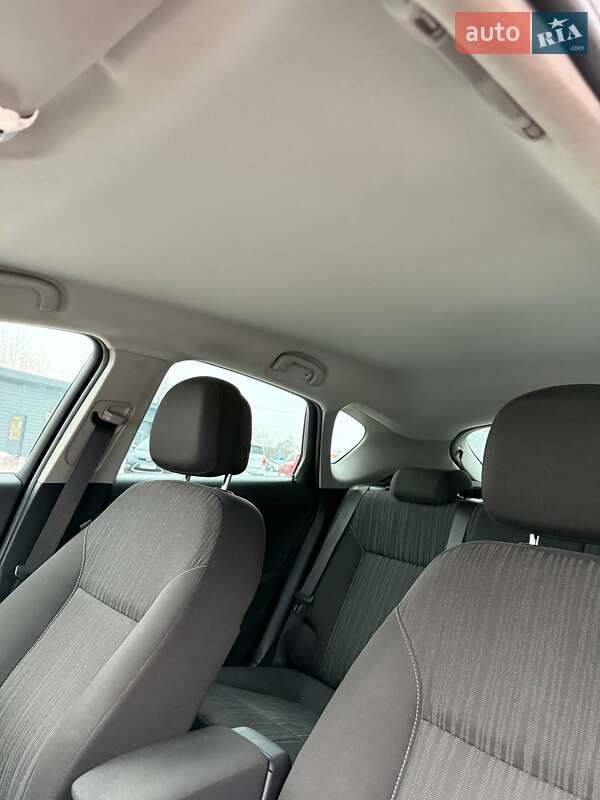 Хэтчбек Opel Astra 2011 в Ровно