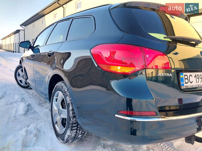 Универсал Opel Astra 2016 в Самборе