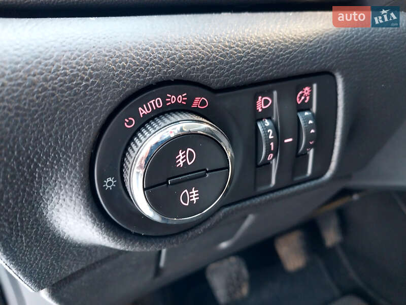 Универсал Opel Astra 2016 в Самборе