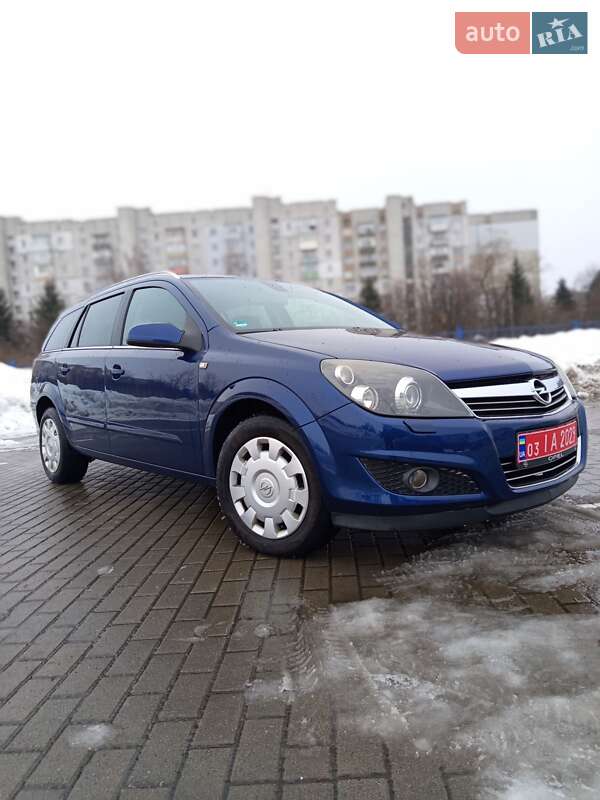 Универсал Opel Astra 2009 в Дрогобыче