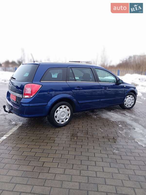 Универсал Opel Astra 2009 в Дрогобыче