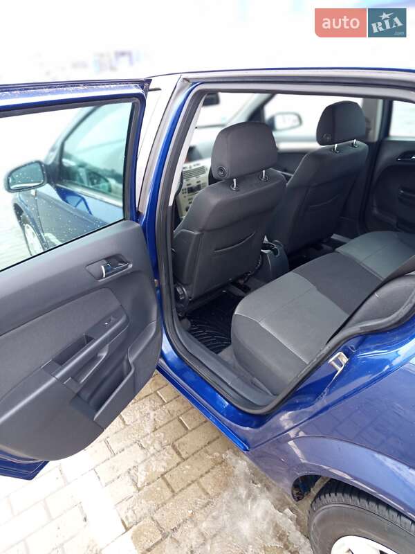 Универсал Opel Astra 2009 в Дрогобыче