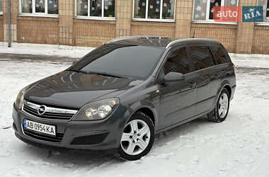 Универсал Opel Astra 2008 в Могилев-Подольске