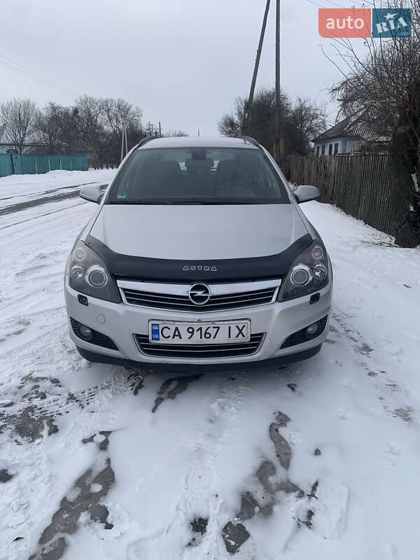 Универсал Opel Astra 2008 в Золотоноше