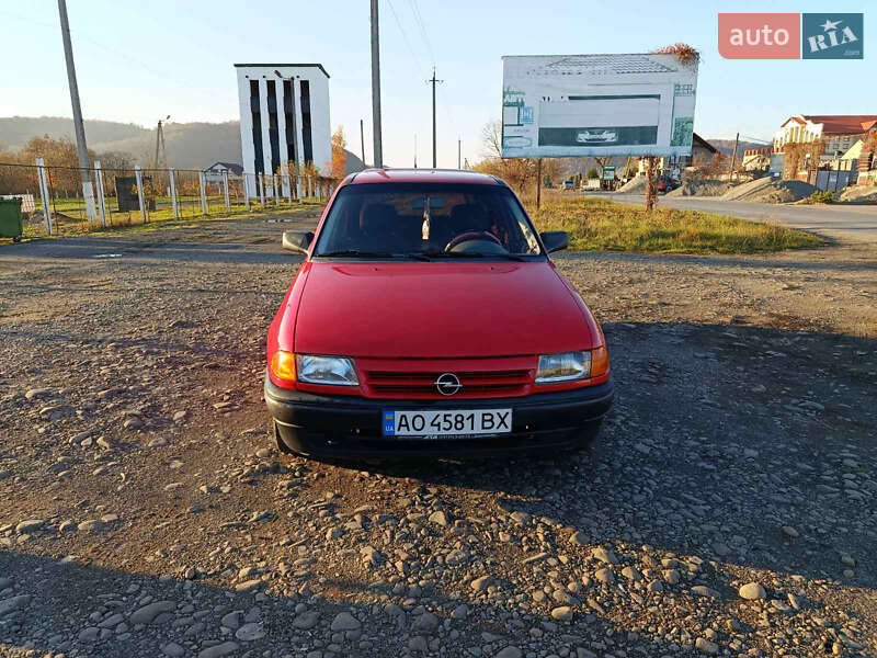 Универсал Opel Astra 1994 в Иршаве