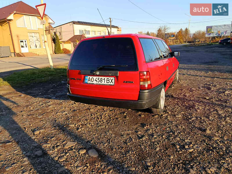 Универсал Opel Astra 1994 в Иршаве