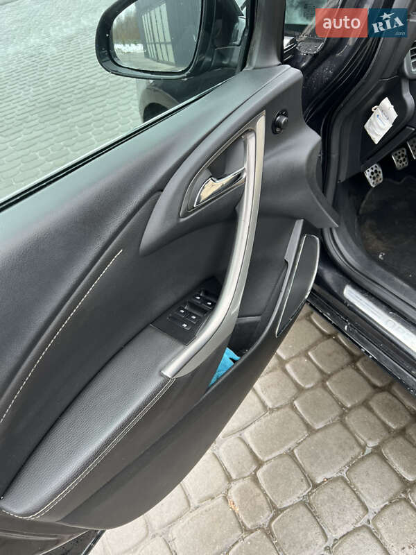 Універсал Opel Astra 2011 в Львові