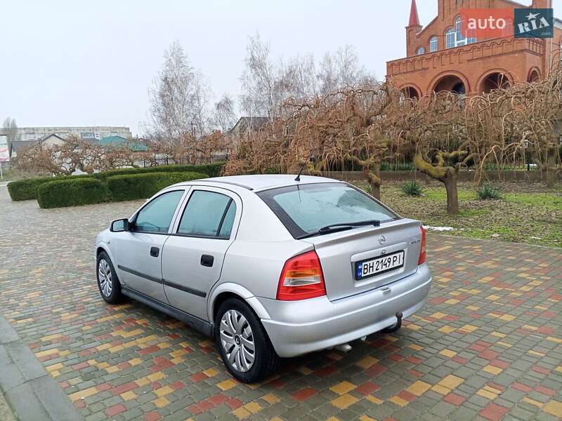 Хэтчбек Opel Astra 2001 в Белгороде-Днестровском