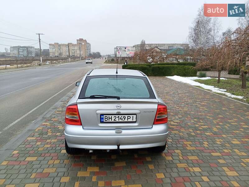 Хэтчбек Opel Astra 2001 в Белгороде-Днестровском