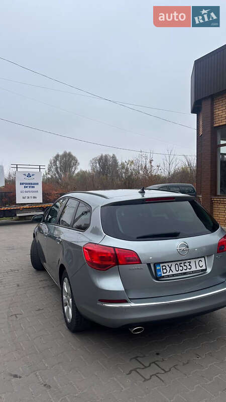 Универсал Opel Astra 2014 в Хмельницком