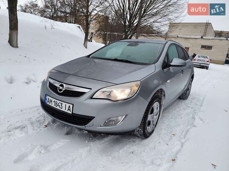 Универсал Opel Astra 2011 в Бердичеве