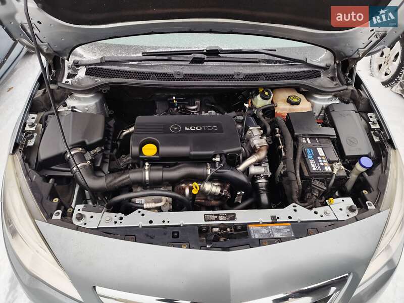 Универсал Opel Astra 2011 в Бердичеве