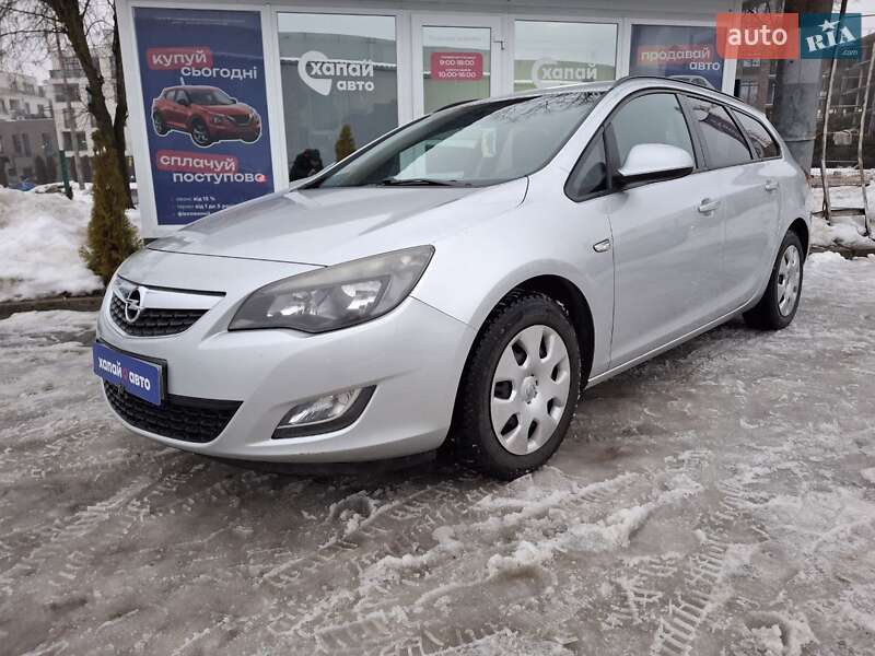 Opel Astra 2012