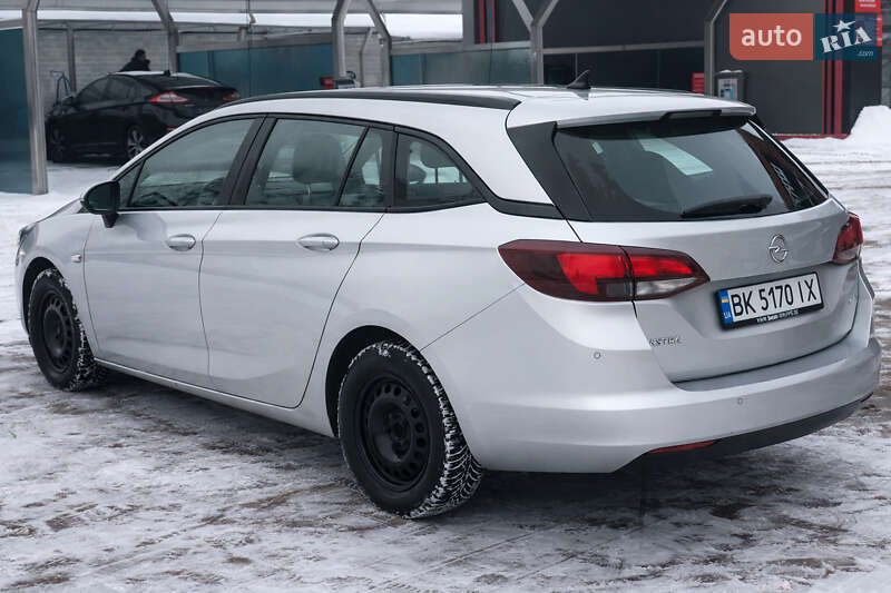 Универсал Opel Astra 2017 в Ровно