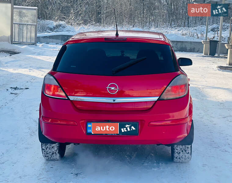 Хэтчбек Opel Astra 2012 в Киеве