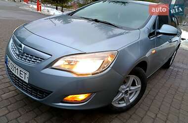 Универсал Opel Astra 2011 в Сколе