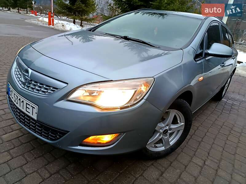 Opel Astra 2011 Opel Astra 2011