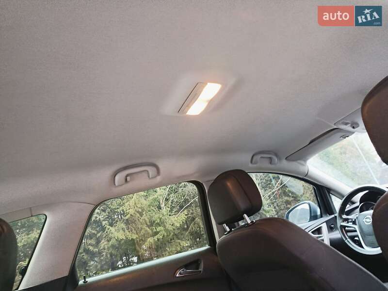 Универсал Opel Astra 2011 в Сколе