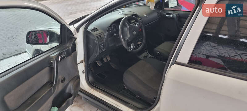 Универсал Opel Astra 2003 в Великом Березном
