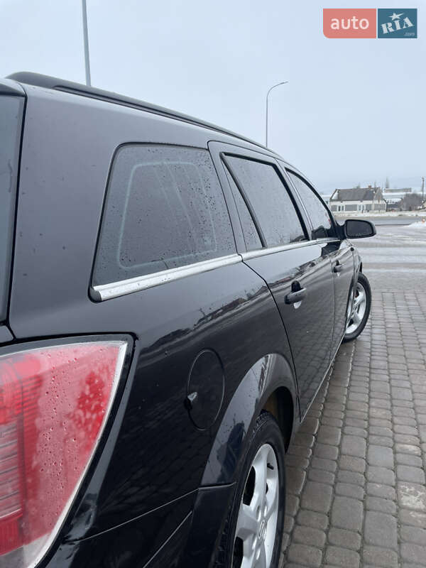 Универсал Opel Astra 2004 в Городке