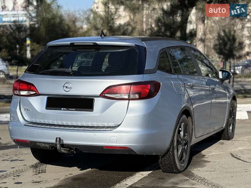 Универсал Opel Astra 2019 в Одессе