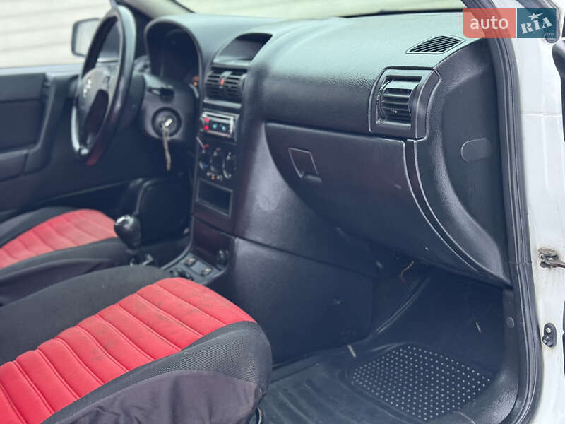 Универсал Opel Astra 2001 в Черновцах