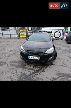 Универсал Opel Astra 2011 в Умани