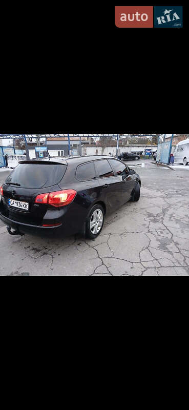 Универсал Opel Astra 2011 в Умани
