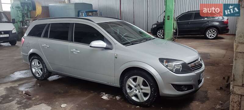 Opel Astra 2010