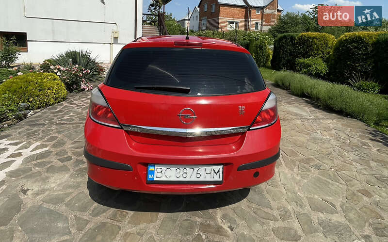 Хэтчбек Opel Astra 2006 в Самборе
