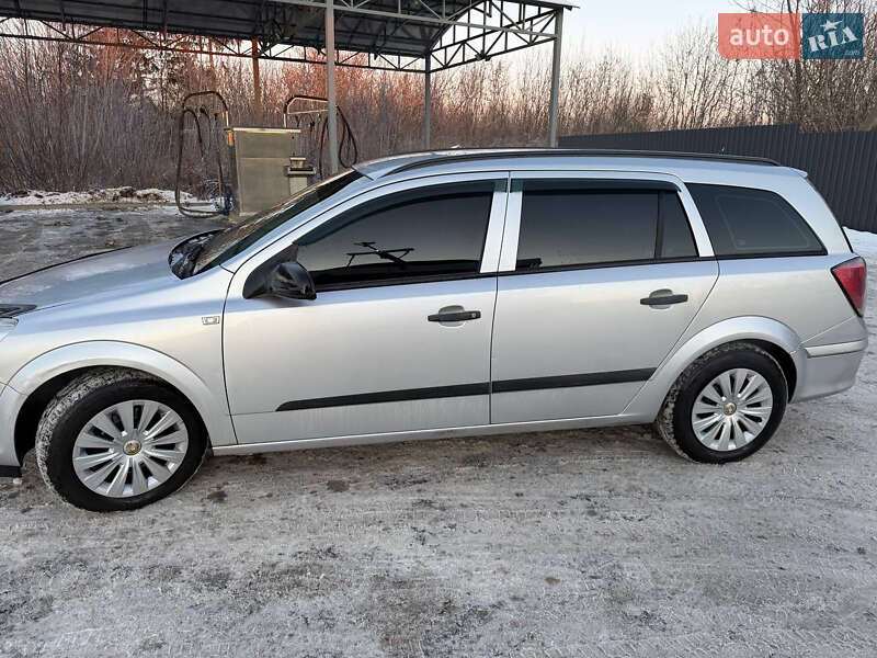 Универсал Opel Astra 2008 в Полтаве