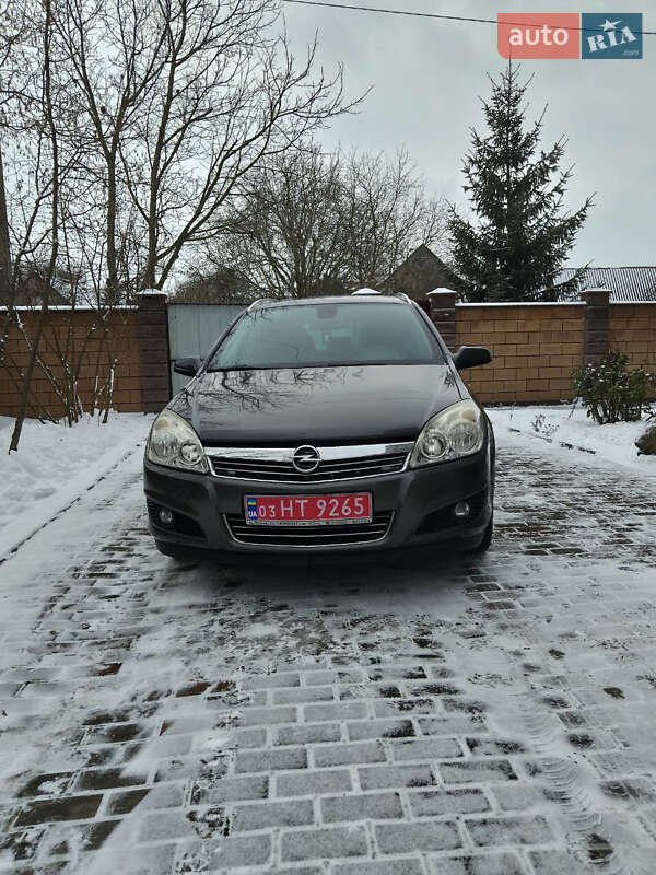 Универсал Opel Astra 2008 в Луцке