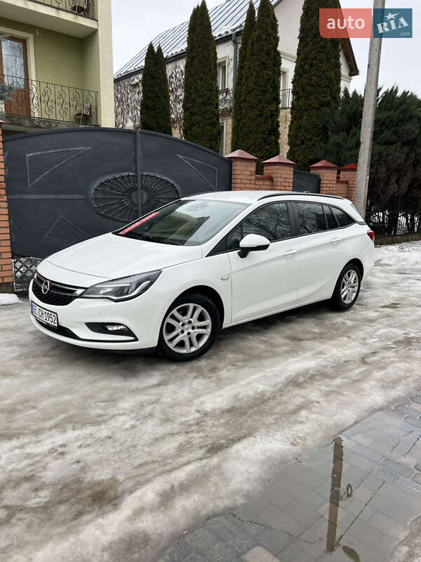 Универсал Opel Astra 2018 в Львове