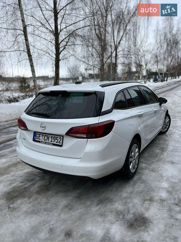 Универсал Opel Astra 2018 в Львове