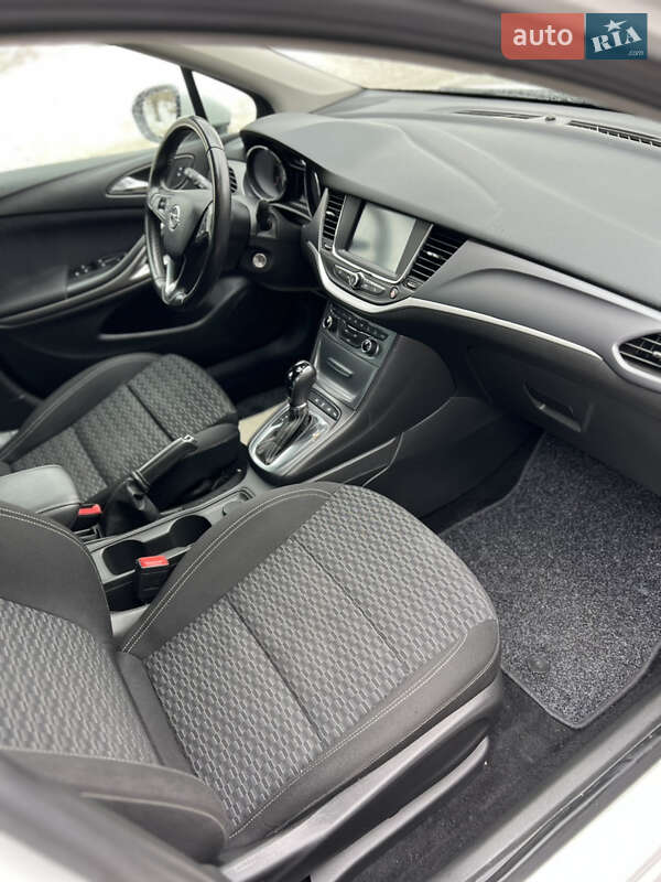 Универсал Opel Astra 2018 в Львове