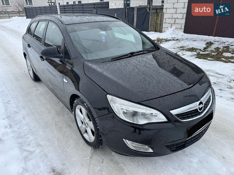 Универсал Opel Astra 2011 в Ковеле