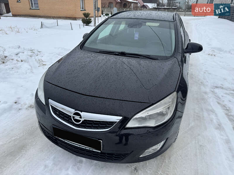 Универсал Opel Astra 2011 в Ковеле