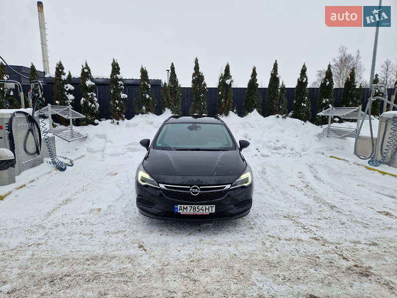 Универсал Opel Astra 2018 в Коростене