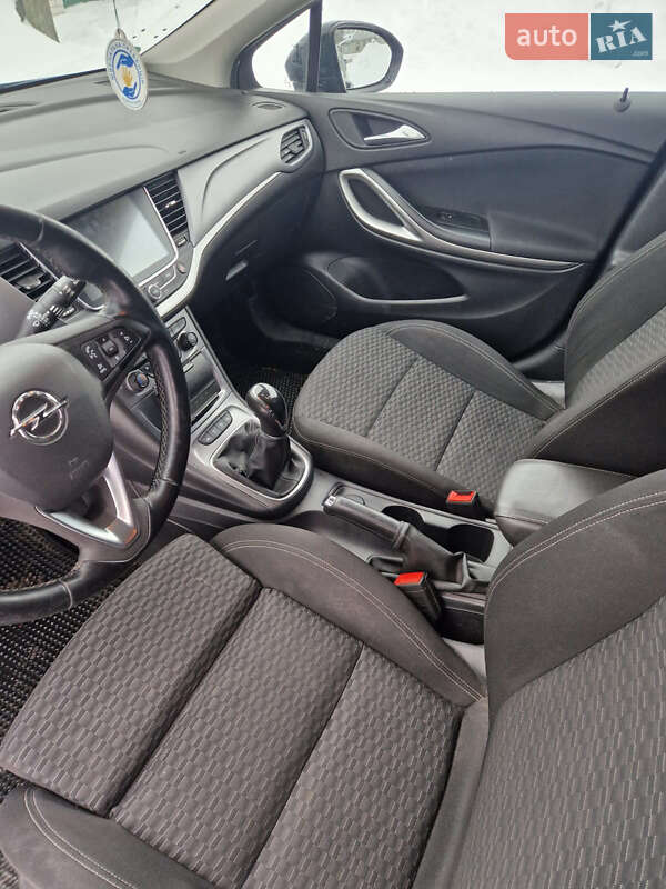 Универсал Opel Astra 2018 в Коростене