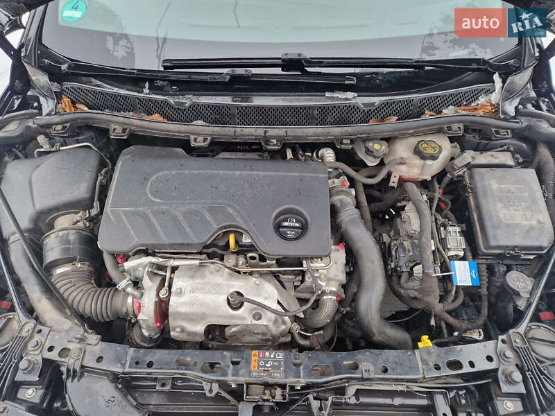 Универсал Opel Astra 2018 в Коростене