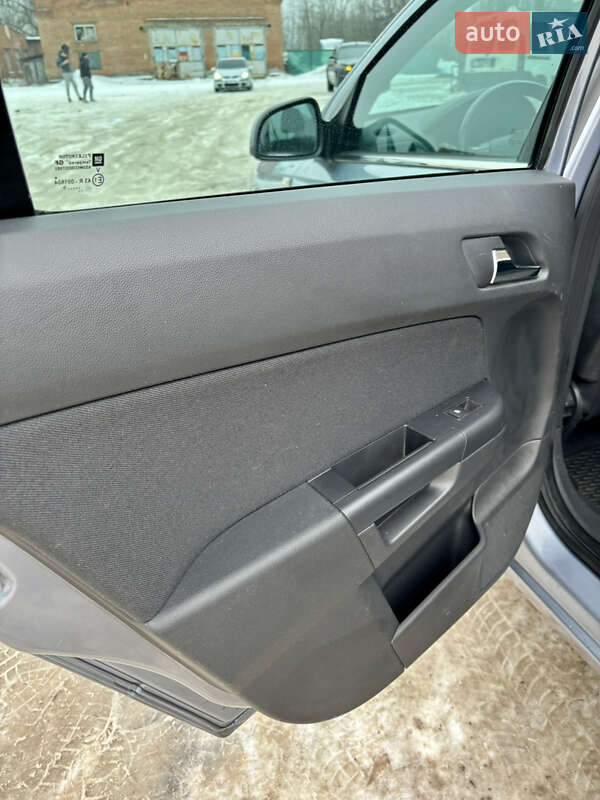 Универсал Opel Astra 2010 в Лубнах