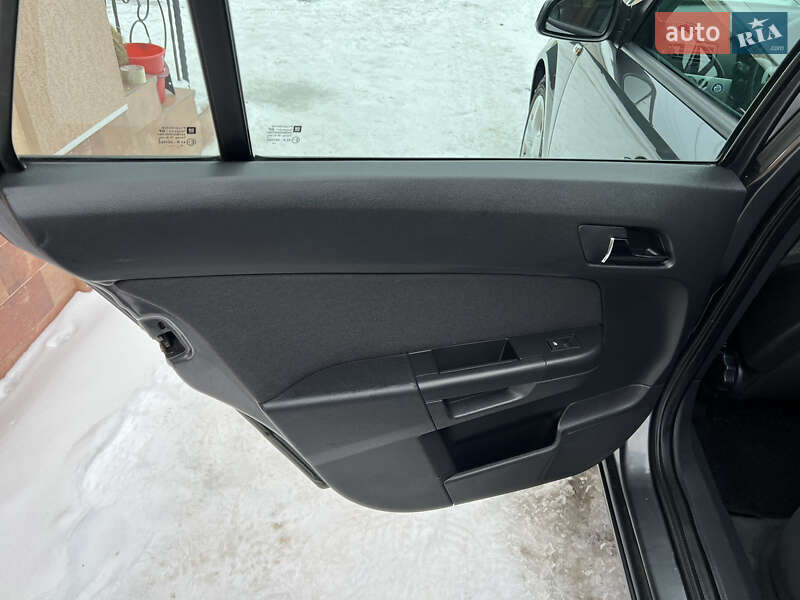 Универсал Opel Astra 2009 в Виннице