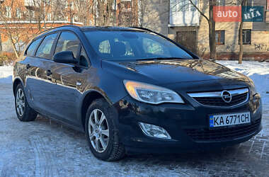 Універсал Opel Astra 2011 в Житомирі