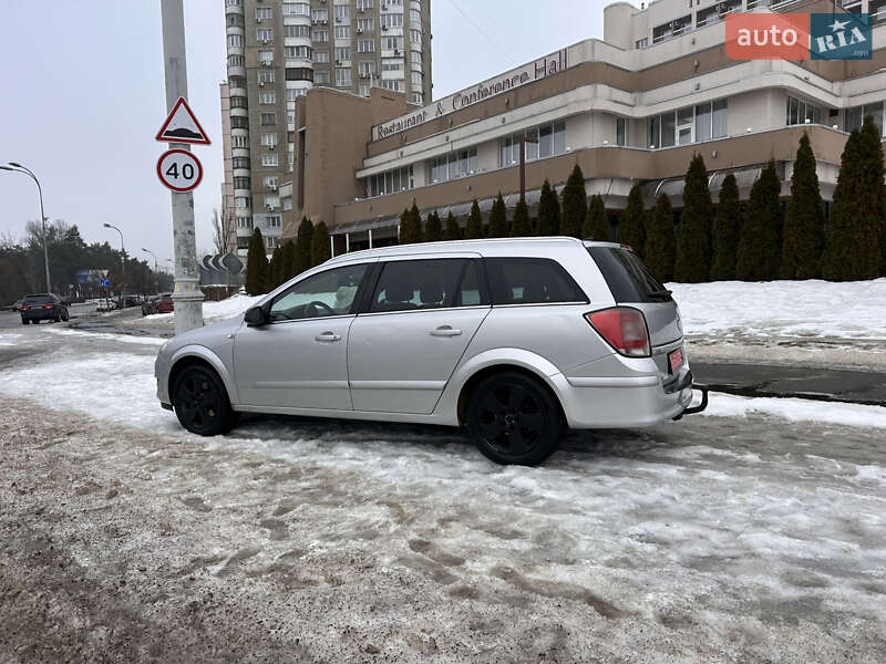Универсал Opel Astra 2009 в Киеве
