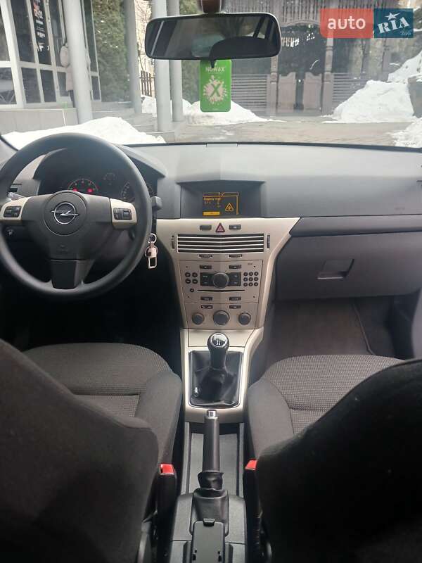 Универсал Opel Astra 2007 в Ровно