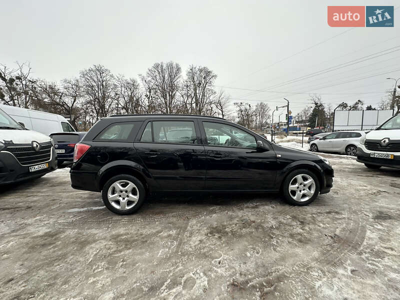 Универсал Opel Astra 2008 в Ровно